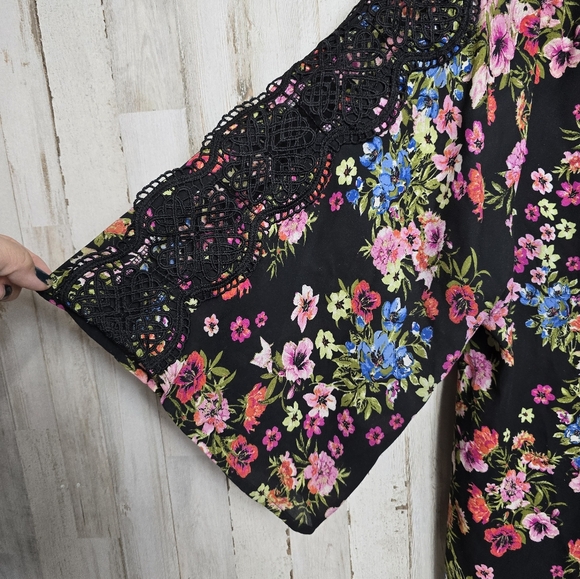 Time & Tru Black Floral Lace Kimono Cardigan One Size M L XL - Picture 2 of 7